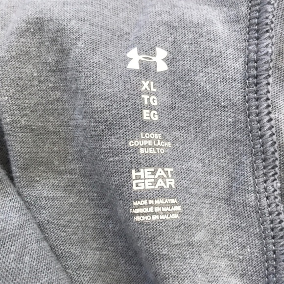 3/$25 UNDER ARMOUR Gray Criss Cross Back USA Tank Top Size XL - Picture 6 of 7